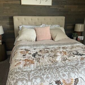 Anthropologie Floral Quilt in Cream and Tan